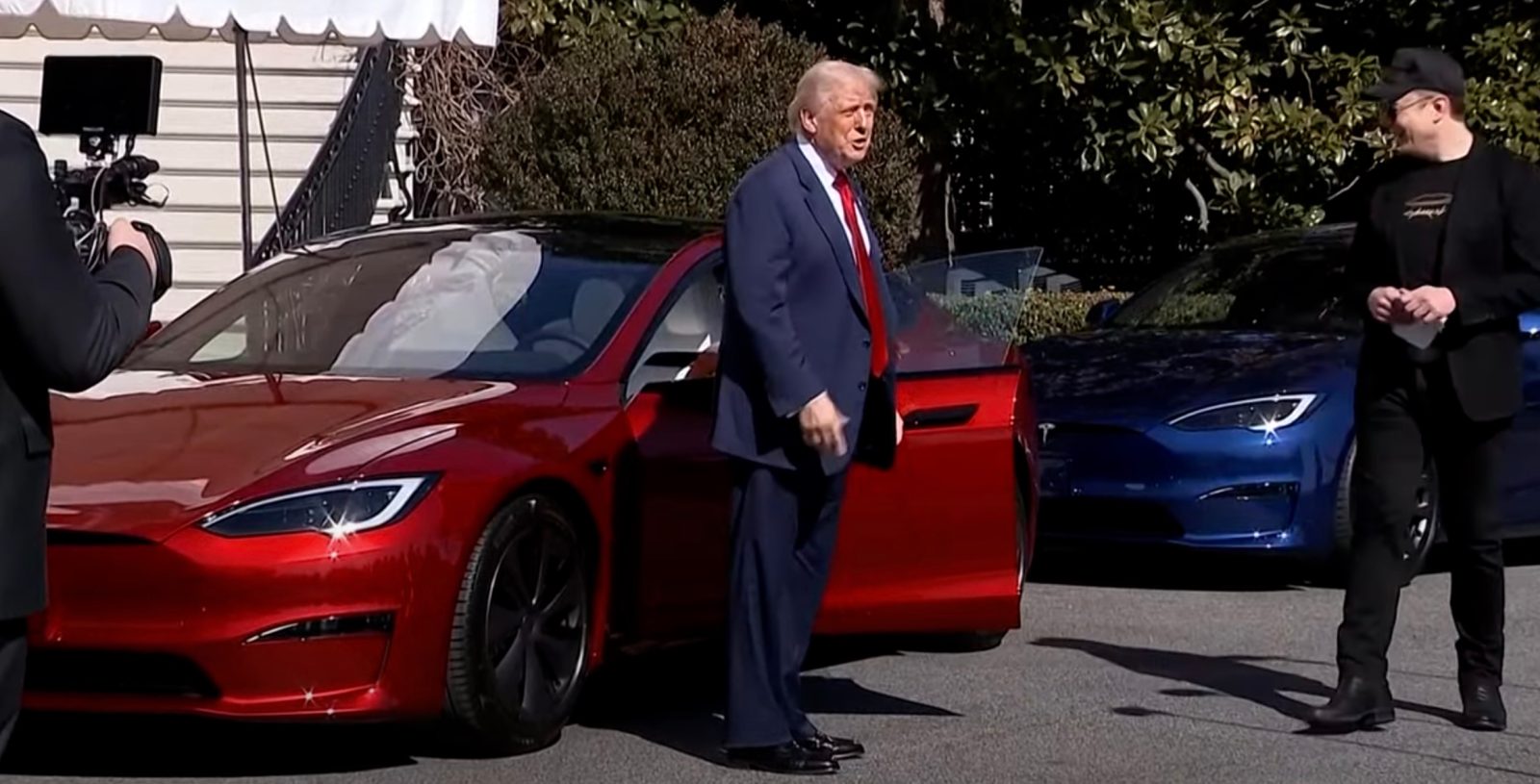 Trump fait de la publicité pour Tesla avec Elon Musk