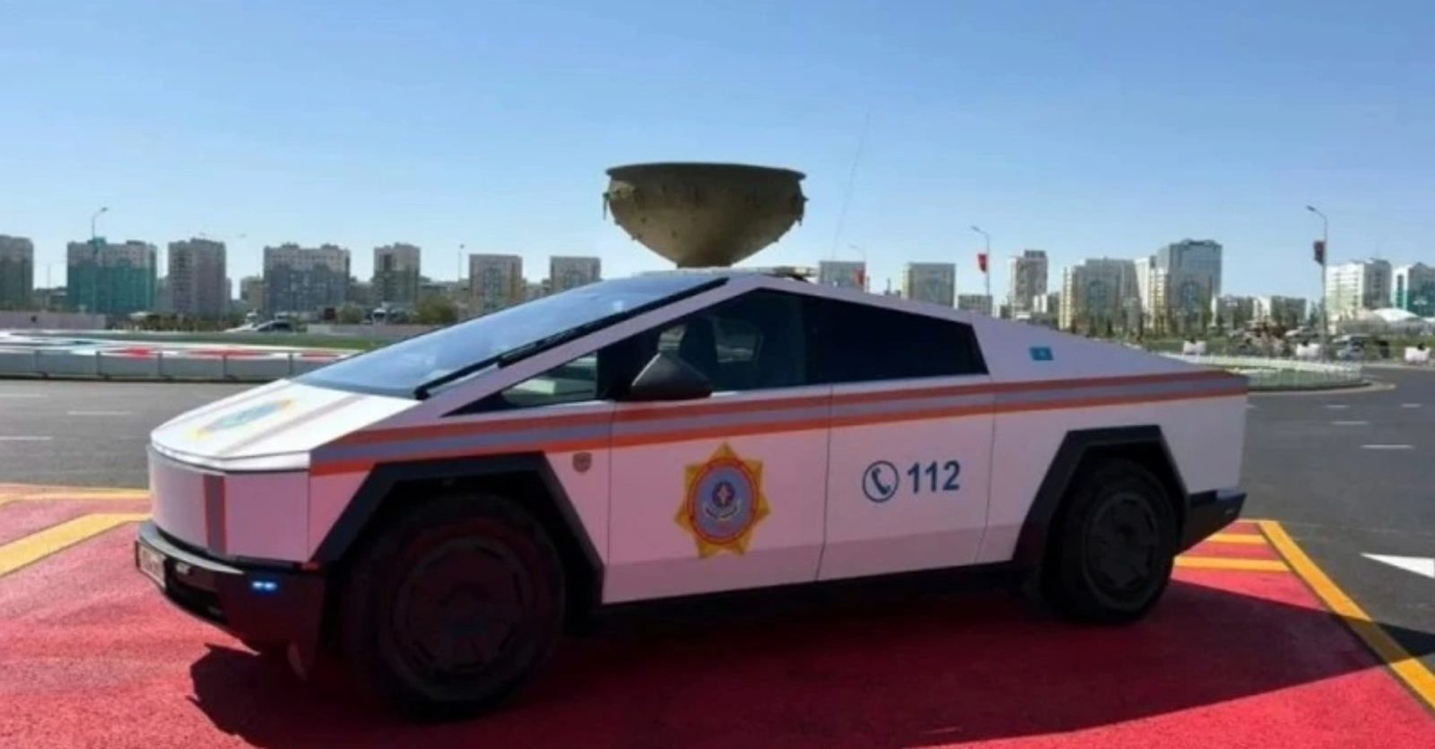 Tesla Cybertruck pour les services d'urgence au Kazakhstan